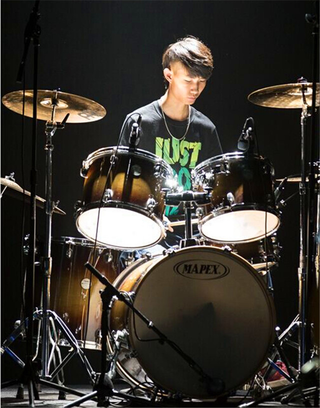 2015革特打击乐学员参与节目录制